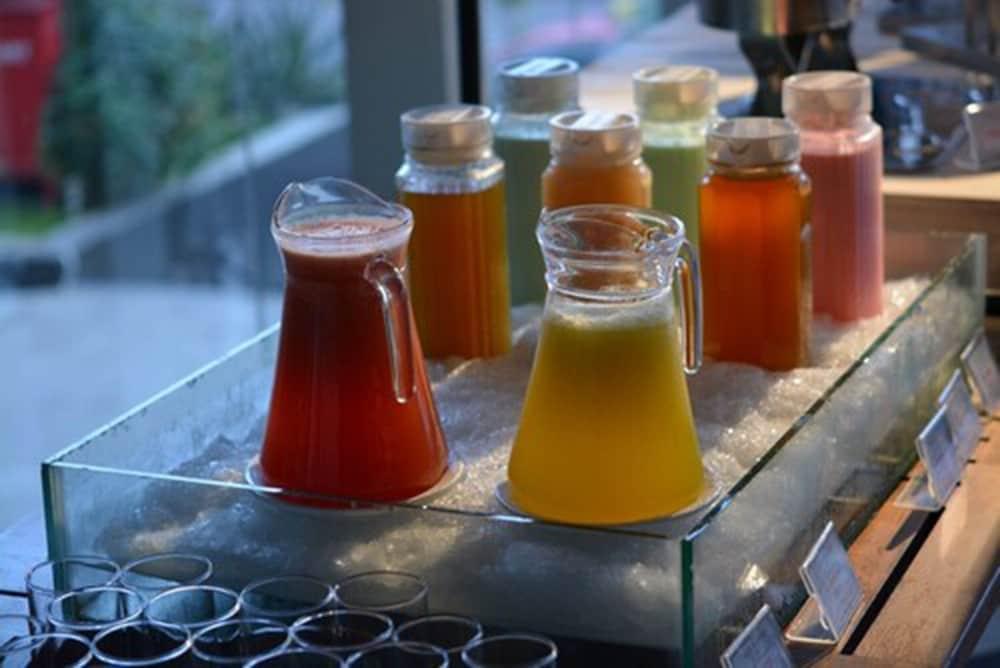 鲁米诺尔耶穆尔萨利酒店 泗水 外观 照片